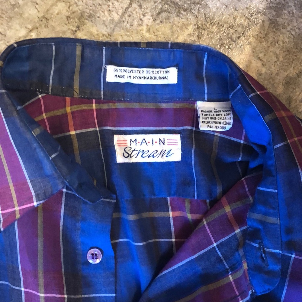 VINTAGE button up - Picture 2 of 5